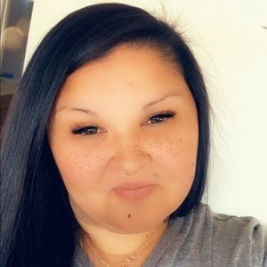 Meet your Posher, Monique